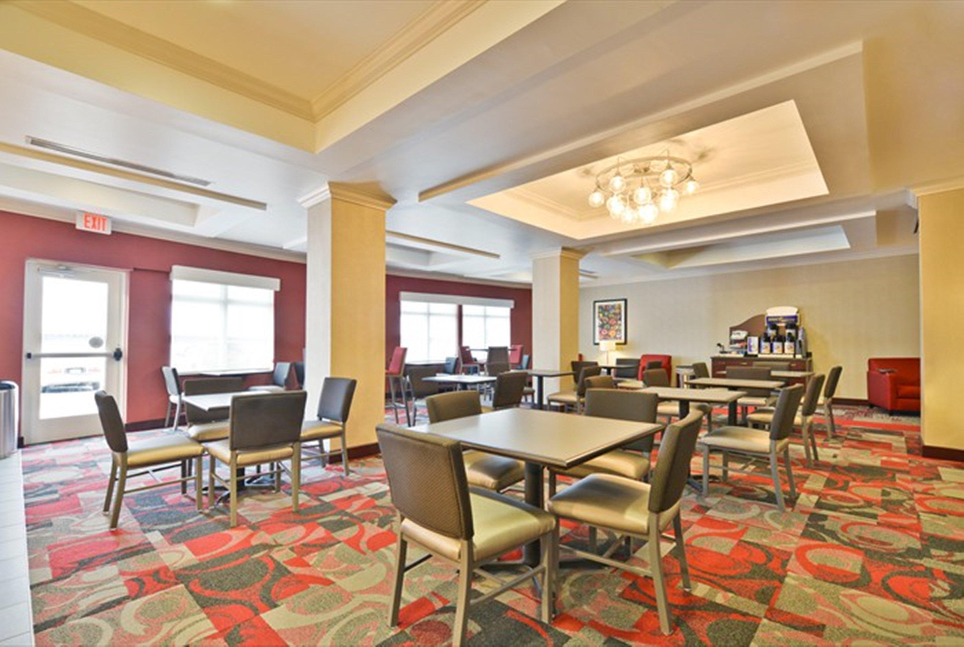 Holiday Inn Express & Suites Utica By Ihg מראה חיצוני תמונה