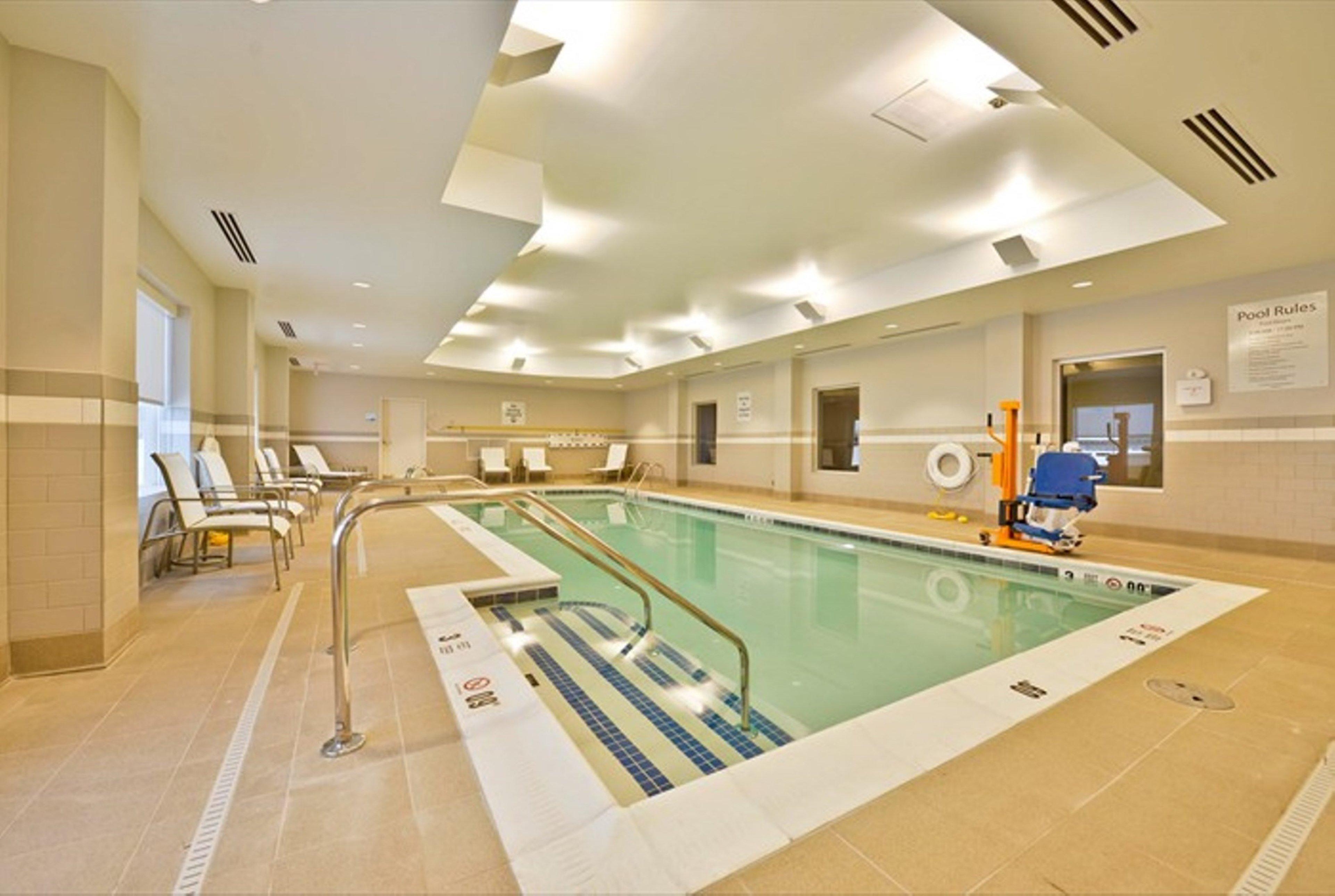 Holiday Inn Express & Suites Utica By Ihg מראה חיצוני תמונה