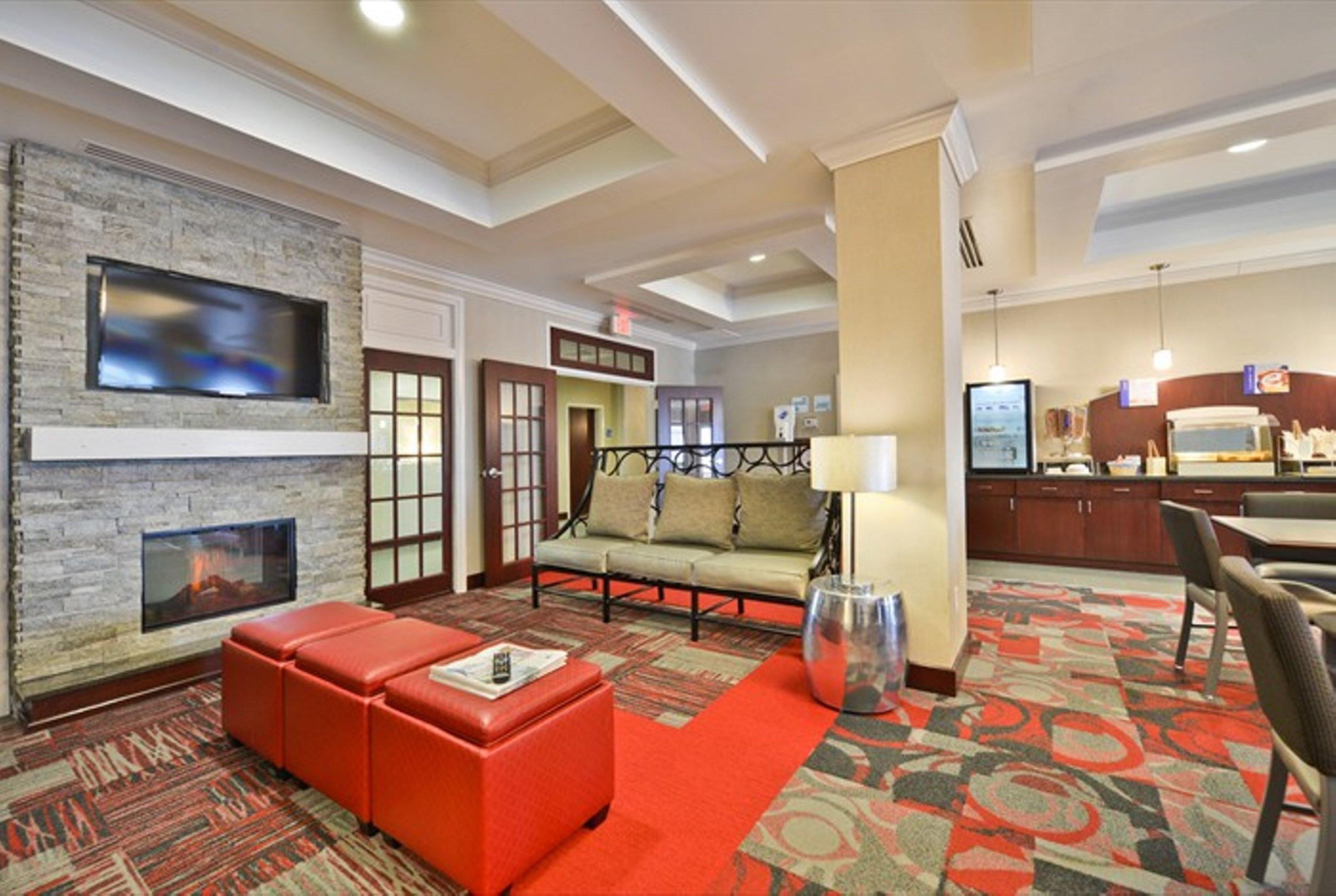 Holiday Inn Express & Suites Utica By Ihg מראה חיצוני תמונה