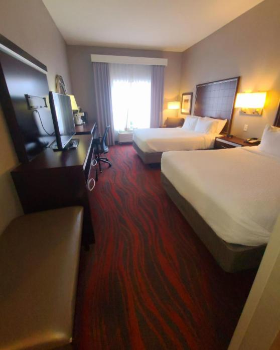 Holiday Inn Express & Suites Utica By Ihg מראה חיצוני תמונה