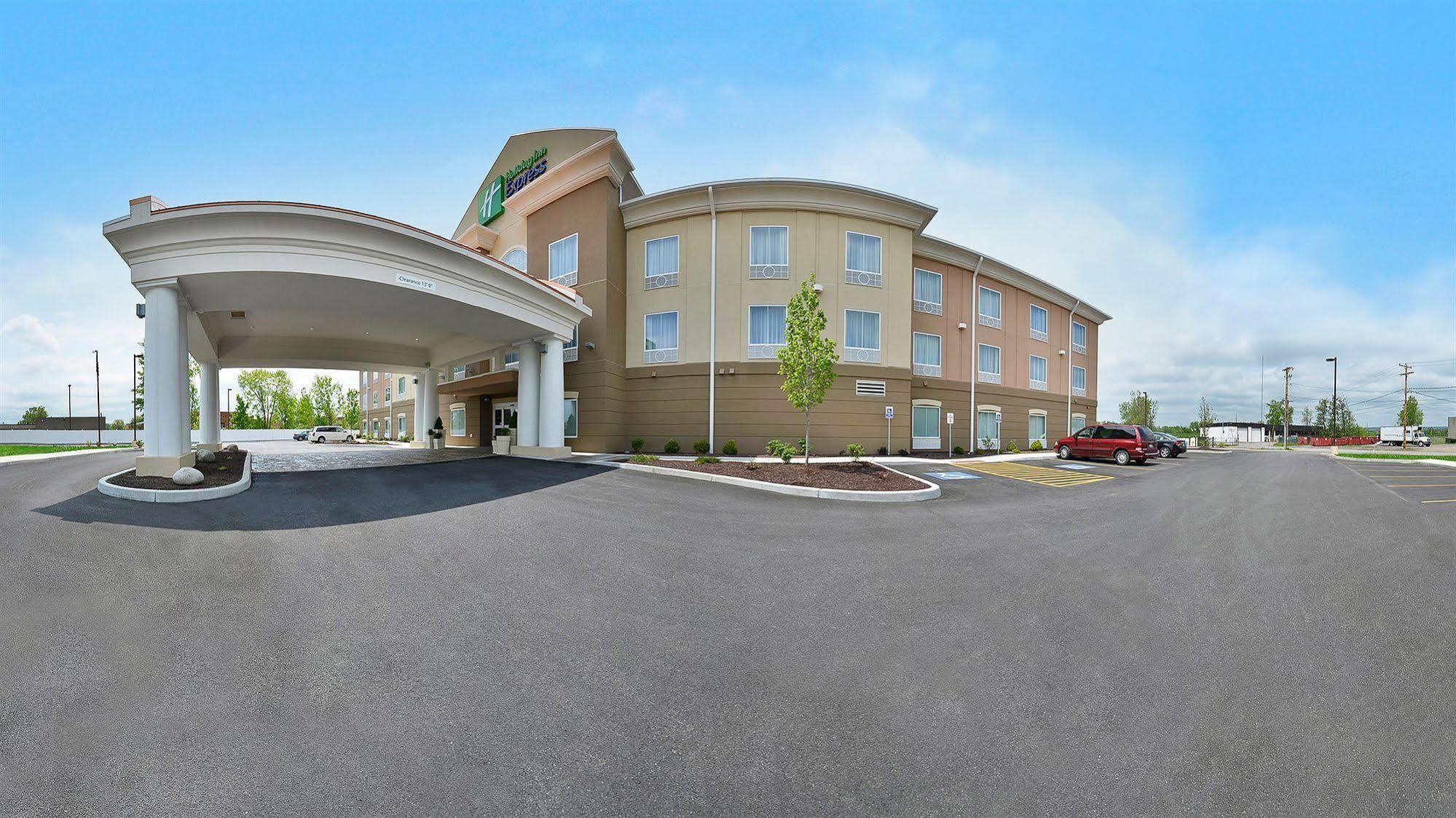 Holiday Inn Express & Suites Utica By Ihg מראה חיצוני תמונה