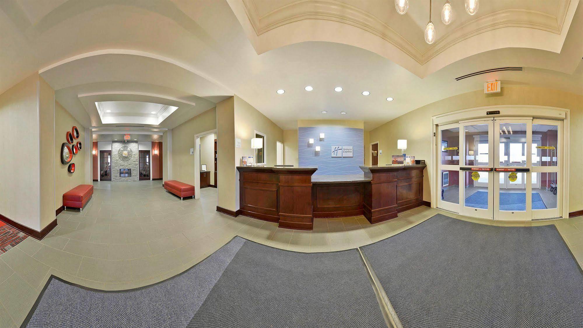 Holiday Inn Express & Suites Utica By Ihg מראה חיצוני תמונה