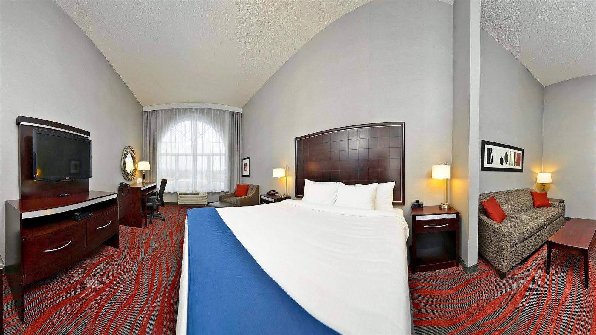 Holiday Inn Express & Suites Utica By Ihg מראה חיצוני תמונה