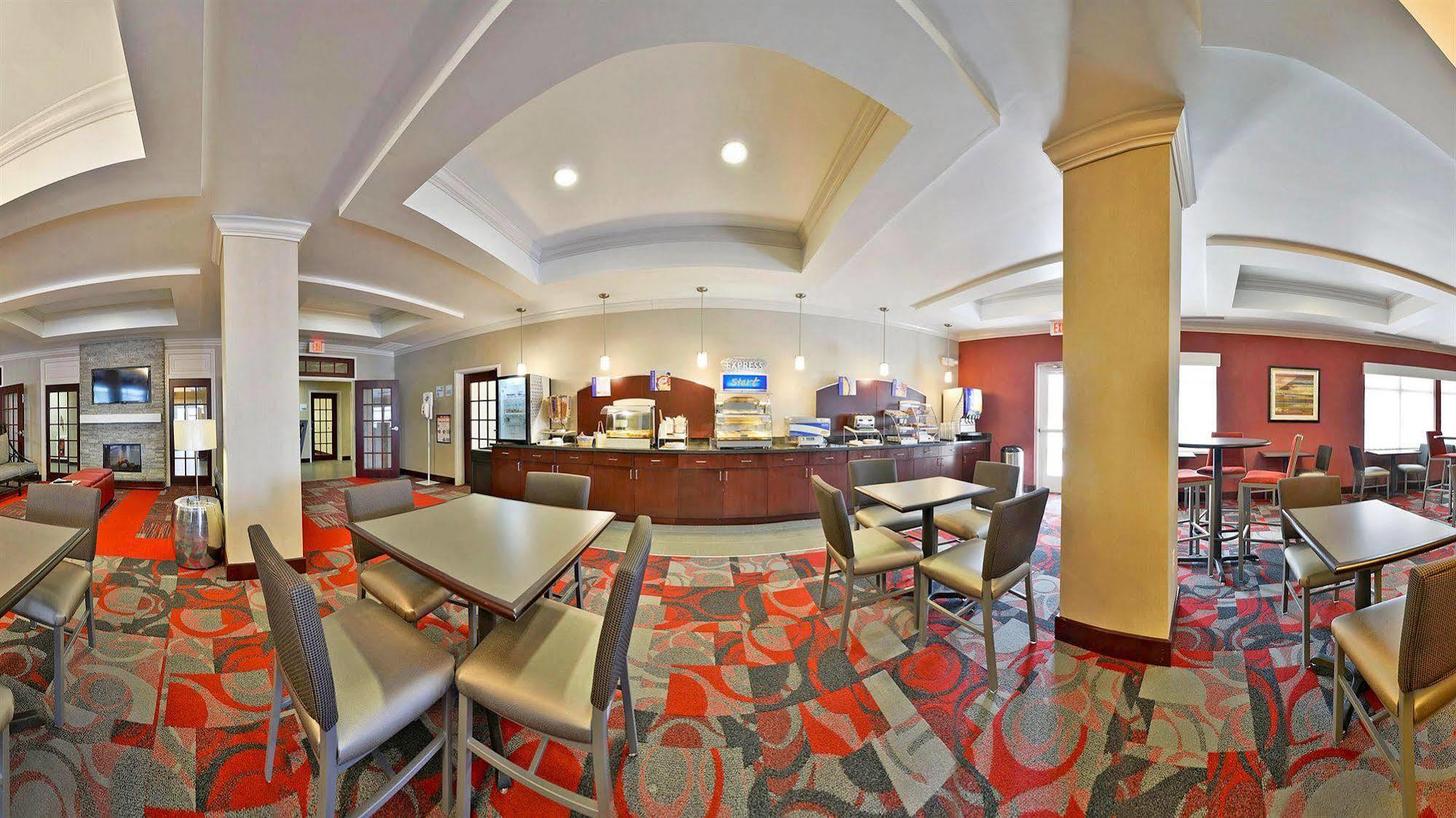 Holiday Inn Express & Suites Utica By Ihg מראה חיצוני תמונה